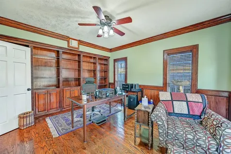 101 Oak Drive Friendswood TX 77546