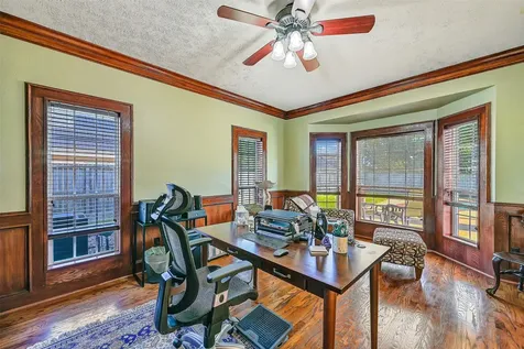 101 Oak Drive Friendswood TX 77546