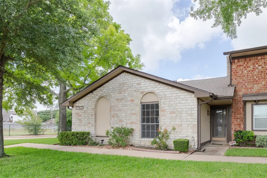 11776 S Kirkwood Road Stafford TX 77477