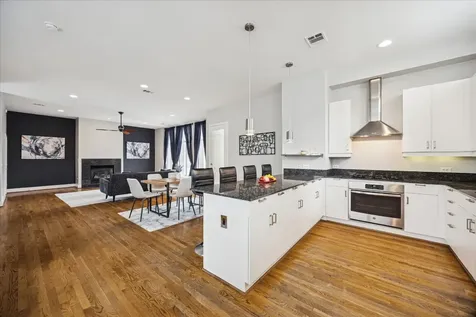 2404 Fairview Street C Houston TX 77006