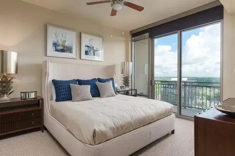 7 Riverway 1411 Houston TX 77056