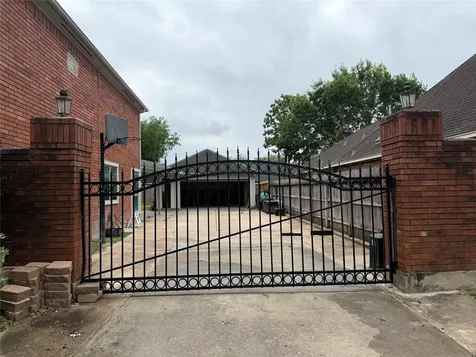 2128 Wimbleton Court Pearland TX 77581