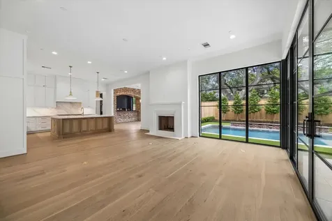 1328 Mickey Way Spring Valley Village TX 77055