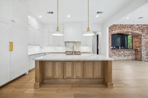 1328 Mickey Way Spring Valley Village TX 77055