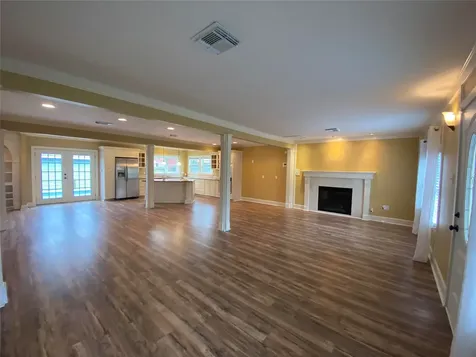 911 Hawthorne Road Clear Lake Shores TX 77565