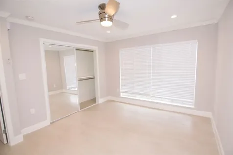 2201 Fountain View Drive 44 Houston TX 77057