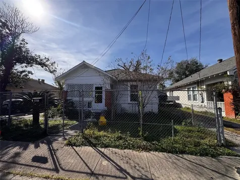 2309 Chestnut Street Houston TX 77009