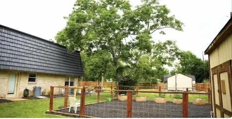 215 County Road 193 Alvin TX 77511