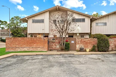 1953 Stoney Brook Drive 1953 Houston TX 77063