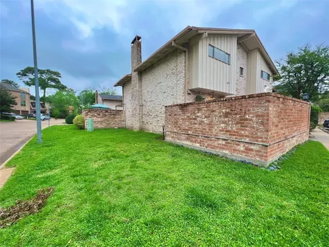 1953 Stoney Brook Drive 1953 Houston TX 77063