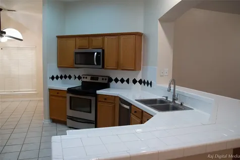 4918 Pinder Lane Pearland TX 77584