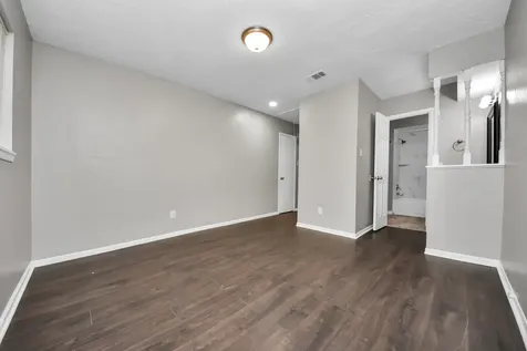 1736 Crestdale Drive 6 Houston TX 77080