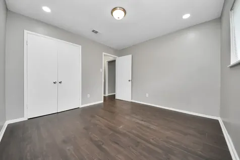1736 Crestdale Drive 6 Houston TX 77080