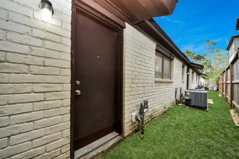 1736 Crestdale Drive 6 Houston TX 77080