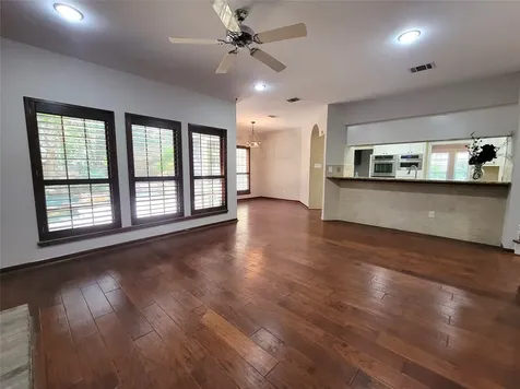10 Dovewood Place The Woodlands TX 77381