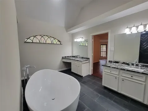 10 Dovewood Place The Woodlands TX 77381