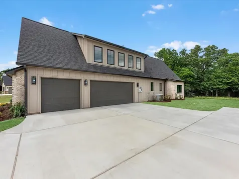 10039 Lakeside Oaks Drive Plantersville TX 77363