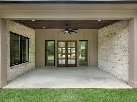 10039 Lakeside Oaks Drive Plantersville TX 77363