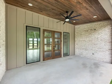 10039 Lakeside Oaks Drive Plantersville TX 77363