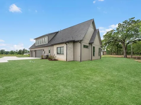 10039 Lakeside Oaks Drive Plantersville TX 77363