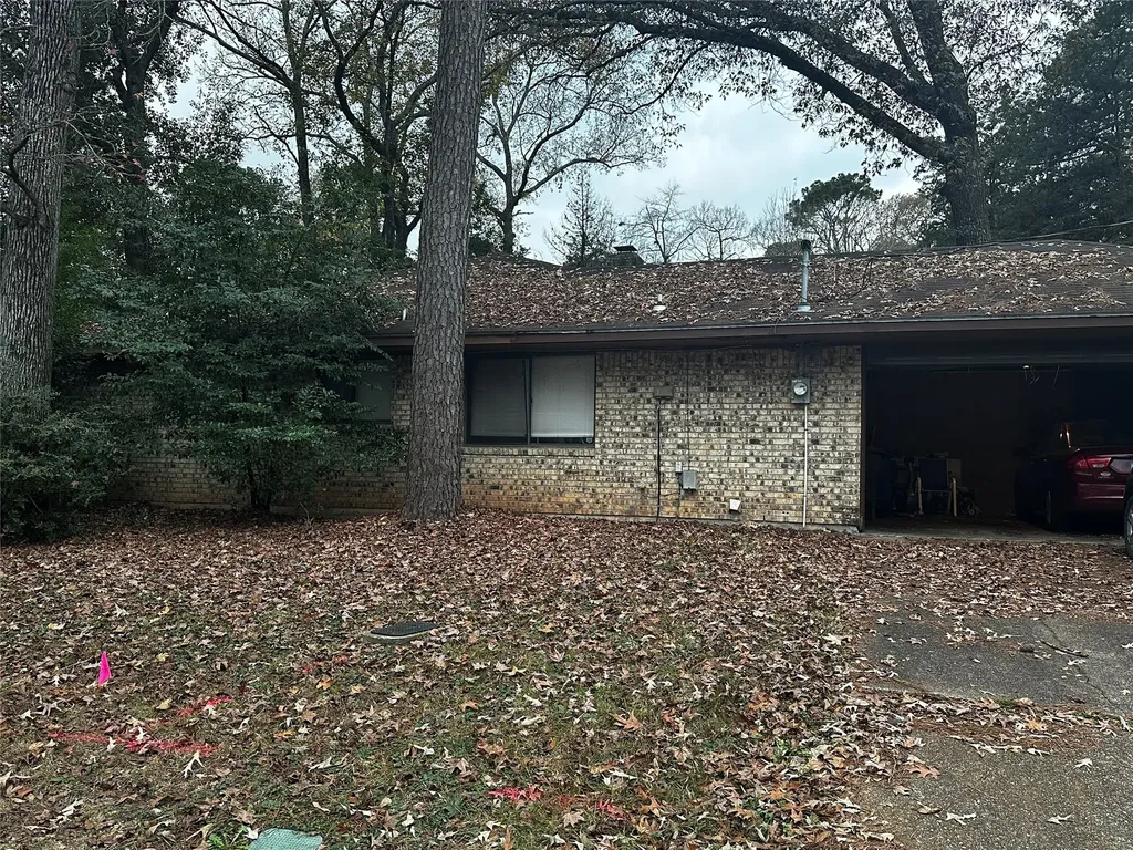 321 Olive Street Huntsville TX 77340