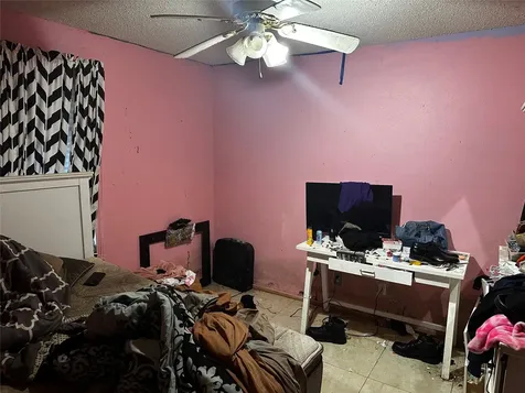 321 Olive Street Huntsville TX 77340
