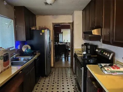 321 Olive Street Huntsville TX 77340
