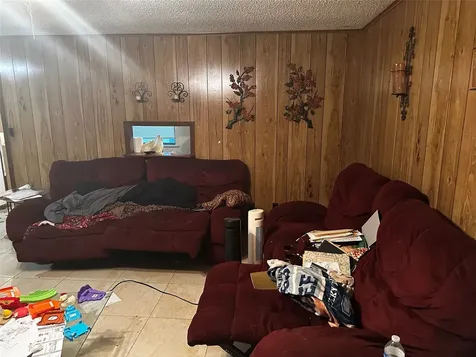 321 Olive Street Huntsville TX 77340