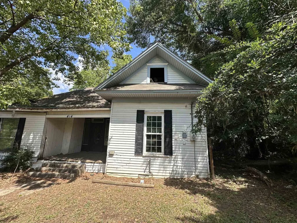404 N Frazier Street Daingerfield TX 75638