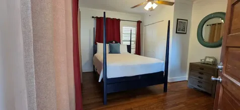 5023 Avenue N 1/2 Galveston TX 77551