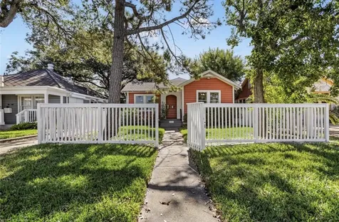 5023 Avenue N 1/2 Galveston TX 77551