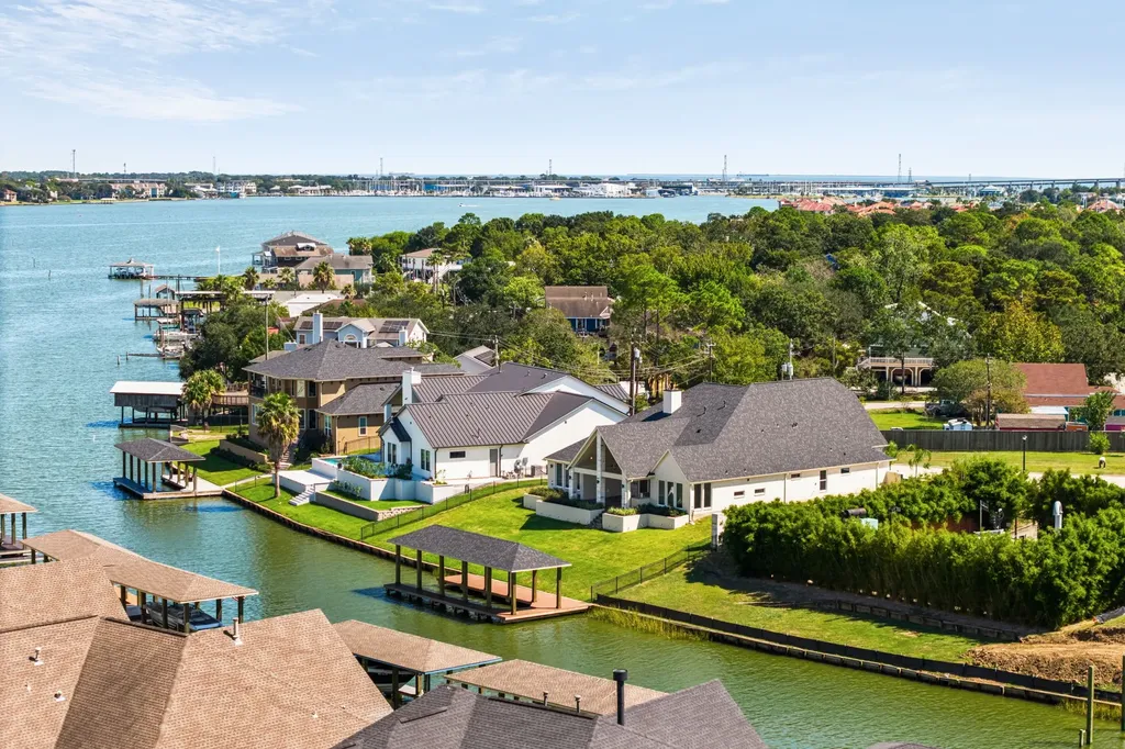 508 Amalfi Drive Kemah TX 77565