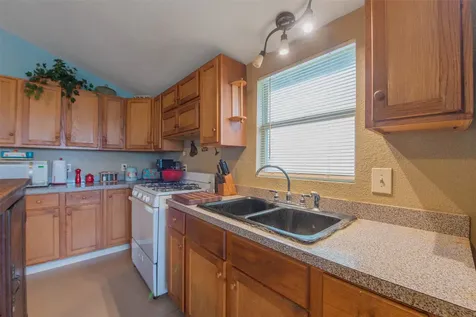 7030 Terrasso Drive Hitchcock TX 77563