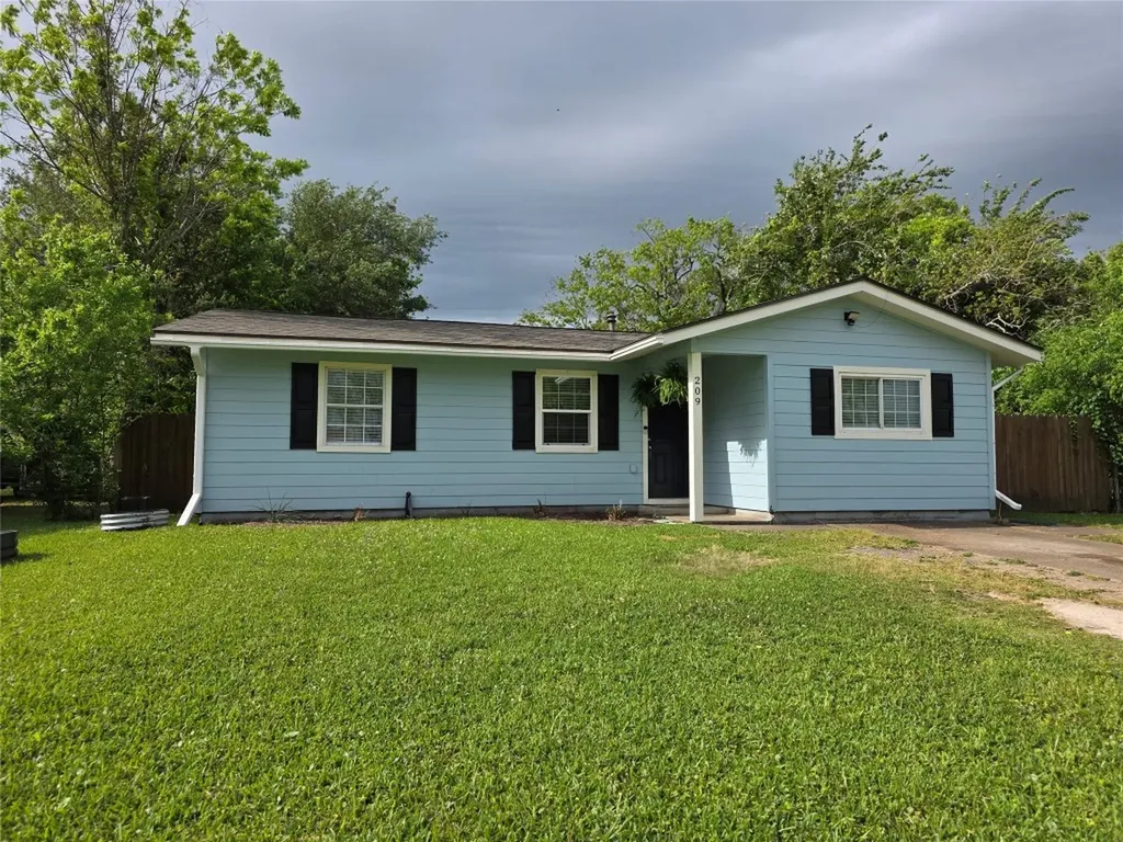 209 Franlee Street La Marque TX 77568