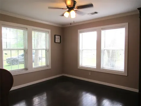 1013 Prairie Lea Street Brenham TX 77833