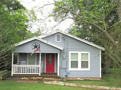1013 Prairie Lea Street Brenham TX 77833