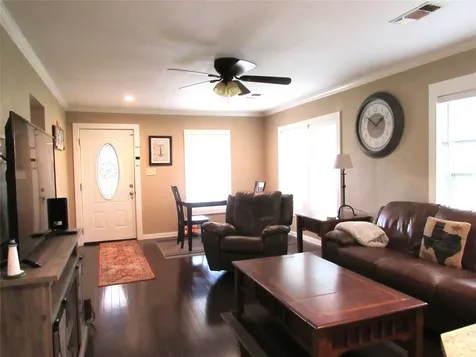 1013 Prairie Lea Street Brenham TX 77833