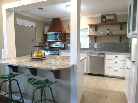 1013 Prairie Lea Street Brenham TX 77833