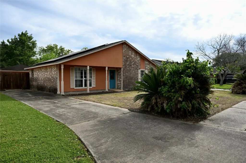 252 Bastrop Street Angleton TX 77515