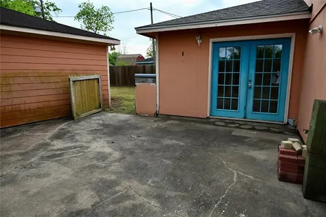 252 Bastrop Street Angleton TX 77515