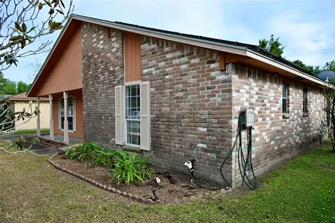 252 Bastrop Street Angleton TX 77515