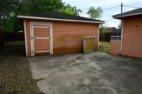 252 Bastrop Street Angleton TX 77515