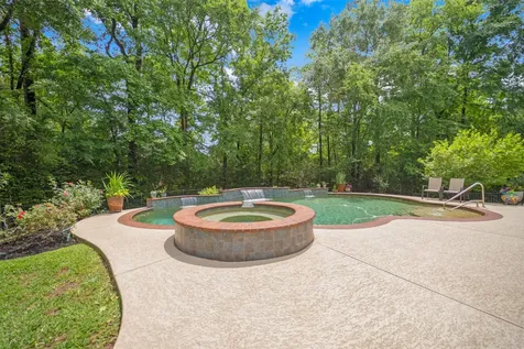 3 Quinns Cabin Court Conroe TX 77304
