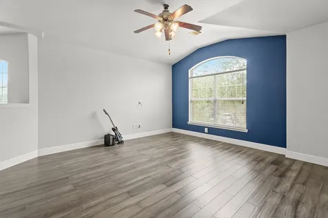 464 Magnolia Crossing League City TX 77573