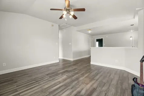 464 Magnolia Crossing League City TX 77573