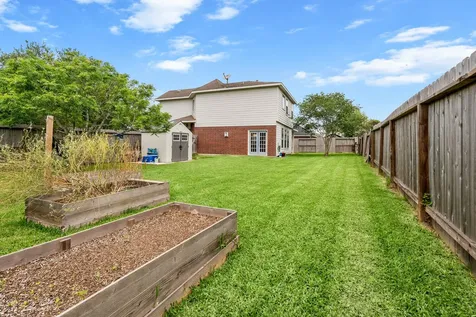 464 Magnolia Crossing League City TX 77573