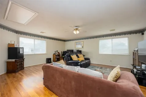 303 Welford Lane Highlands TX 77562