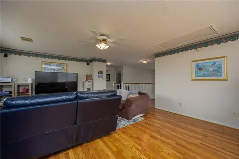 303 Welford Lane Highlands TX 77562