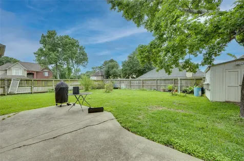 303 Welford Lane Highlands TX 77562