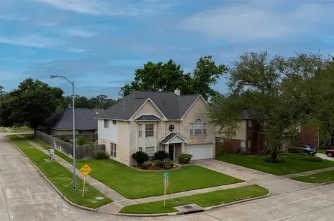 303 Welford Lane Highlands TX 77562